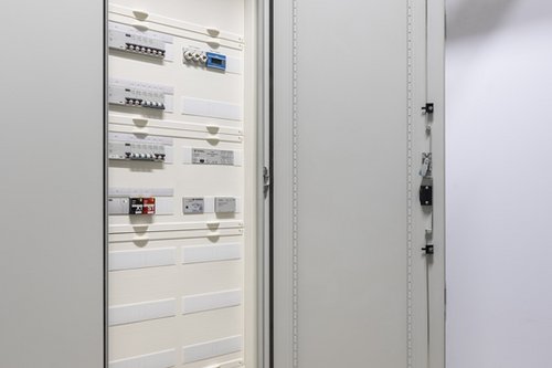 Serverschrank mit SWS Server von SCHELL im Sportbad des Wassersportvereins Dieburg e.V.