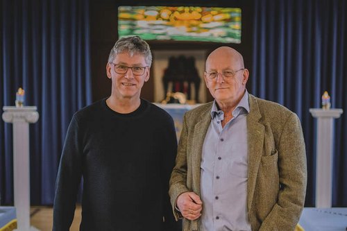 Dr. Peter Arens, Logenmitglied und Spezialist für Trinkwasserhygiene bei SCHELL, sowie Logenmeister Rainer Stonjeck