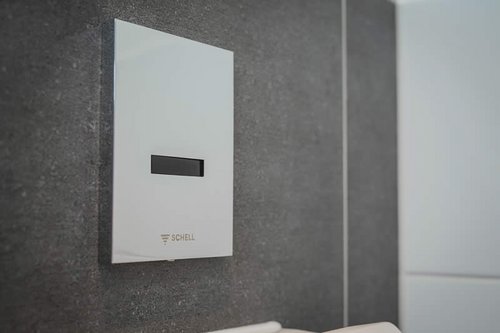 Berührungslose Urinal-Steuerung EDITION E im Herren-WC der Loge Lüdenscheid