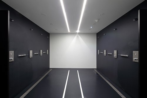 Unterputz-Duschen LINUS D-C-T und Duschköpfe Comfort Flex in den Gemeinschaftsduschen der Freiburger Turnerschaft.