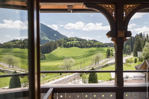 Ausblick vom Hotel Sonklarhof auf die Berge