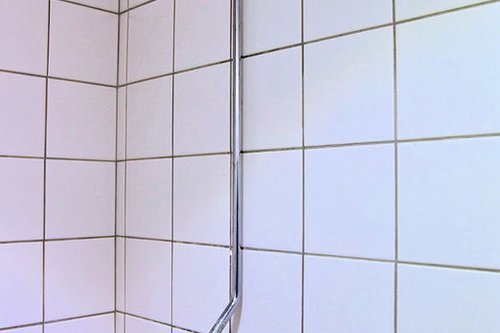 referenz_dreifeldsporthalle_05b-vitus-duscharmatur-einzel