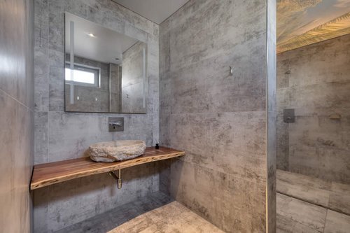 Unterputz-Waschtisch-Armatur LINUS W-E-M, Unterputz-Dusche LINUS D-C-T und Duschkopf COMFORT Flex