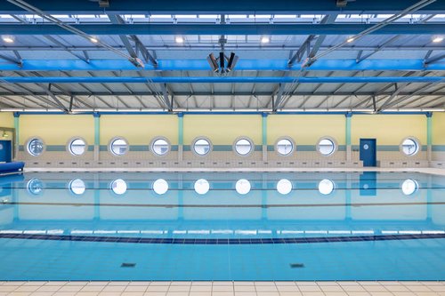 Innenansicht Therapiebeckenbereich der JVA Weiterstadt