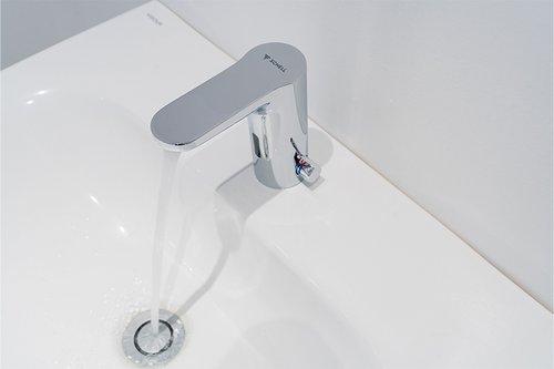 Elektronische Waschtisch-Armatur CELIS E² mit berührungsloser Auslösung des Wasserflusses dank integriertem ToF-Sensor (Time of Flifght). Elektronische Waschtisch-Armatur CELIS E² mit berührungsloser Auslösung des Wasserflusses dank integriertem ToF-Sensor (Time of Flifght).