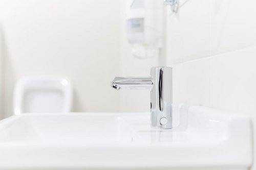Die Waschtisch-Armaturen Modus E: robust, attraktiv und wassersparend