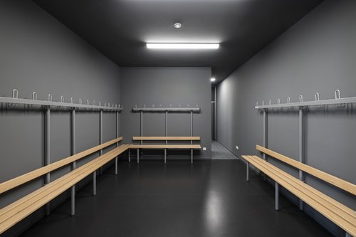 Umkleidekabine der Sporthalle in der Landessportschule Ruit. Umkleidekabine der Sporthalle in der Landessportschule Ruit.