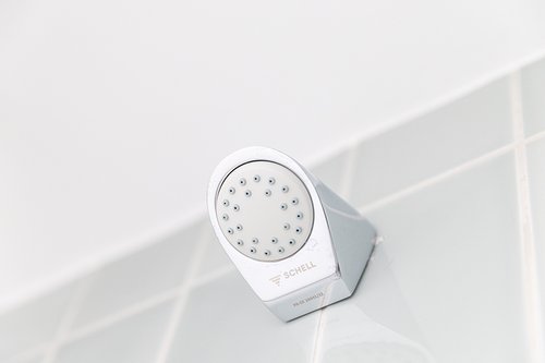 Duschkopf COMFORT Flex im Duschbereich des BW Green Buidling.