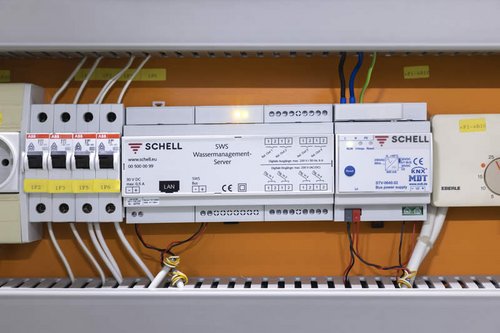 Installierter SWS Server im Sportbad Dieburg im Sport- und Therapiebeckenbereich der JVA Weiterstadt