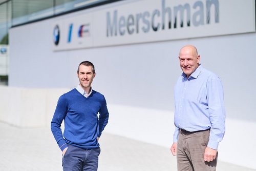 Dirk Vanden Breede (links), Managing Director bei Schell Belgien, und Danny Meerschman (rechts), Inhaber des Autohauses Meerschman