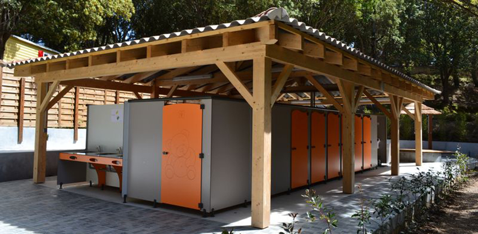 SCHELL_Blogbeitrag_Sanitaeranlagen_auf_Campingplaetzen_Referenz_camping_village
