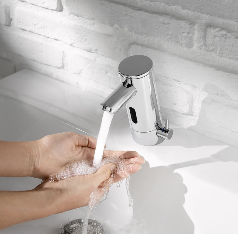 Wash basin taps for (semi-)public sanitary facilities