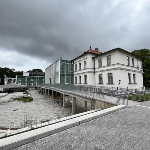 Außenansicht des ActiCity Zentrum für Tanz und Bewegung in Veszprém.